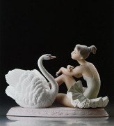 "Grace and Beauty" Glazed Porcelain Figurine by Llardro