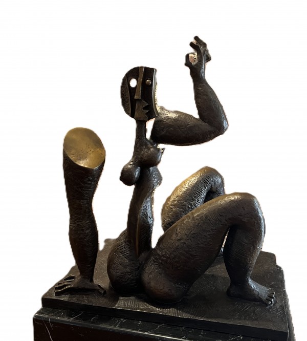 "On Stage" Bronze Sculpture by Byron Galvez wanted by Diva Art Group